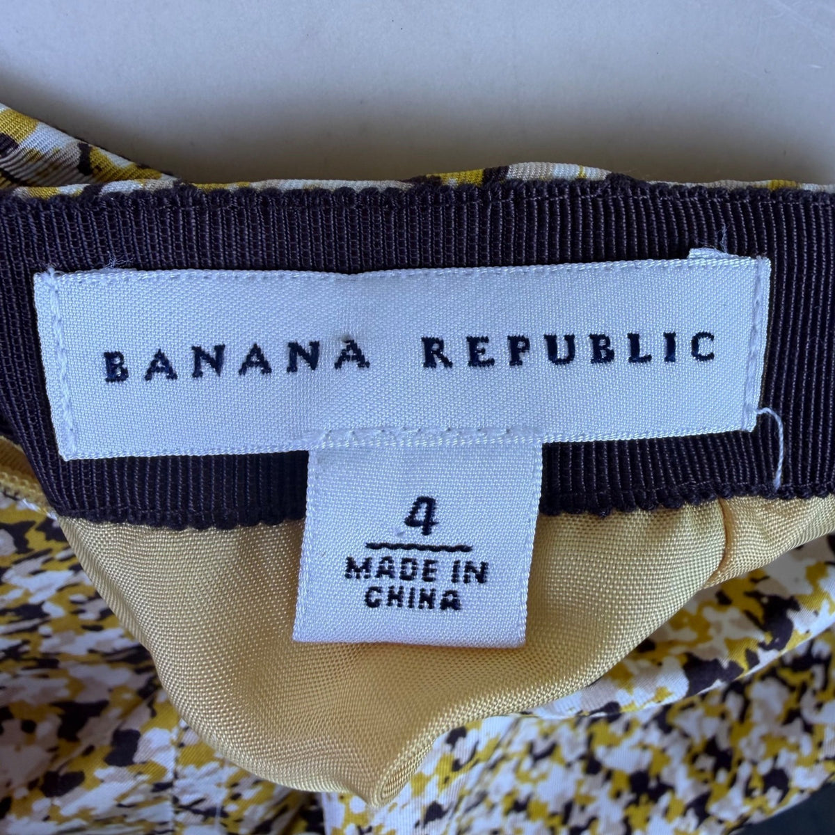 Banana Republic Womens Yellow Brown Silk Pleated Midi Skirt Abstract Print Sz 4