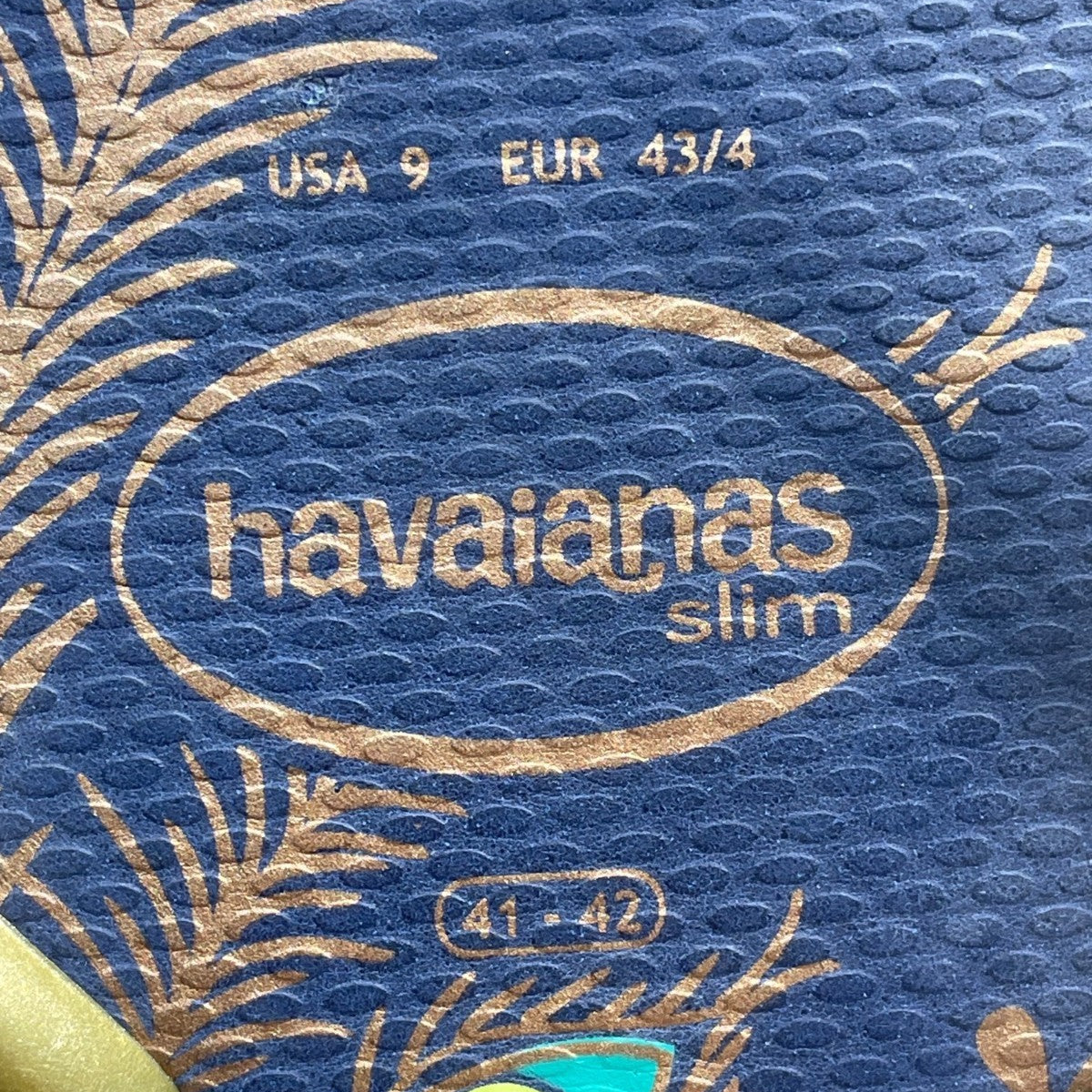 Havaianas Women’s Navy & Gold Peafowl Feather Print Slim Flip Flops Size 9US