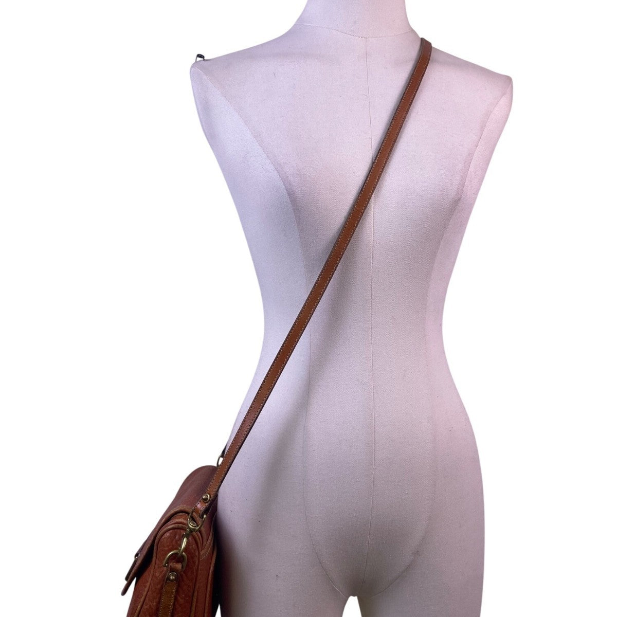 Vintage Dooney & Bourke Women’s Brown Pebbled Leather Adjustable Crossbody Bag
