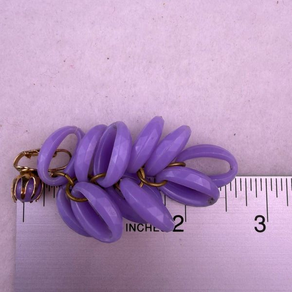 Vintage Unknown Womens Lavender Resin Dangling Clip-On Earrings