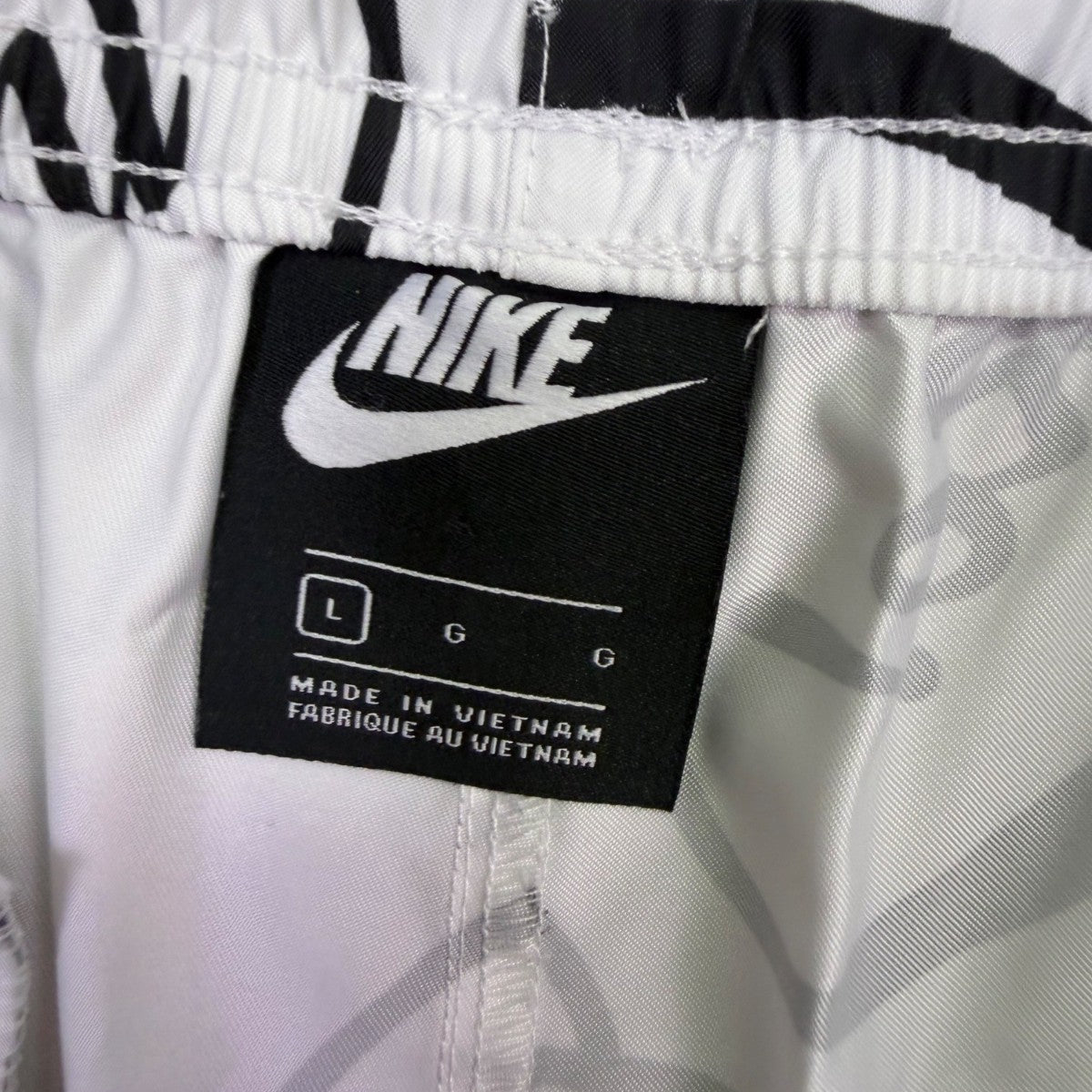 Nike Mens White Graphic Shorts Large Logo Print Sz L