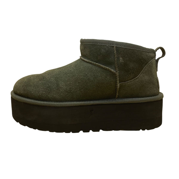Ugg Women’s Green Suede Faux Shearling Lining Mid Top Platform Booties Size 9