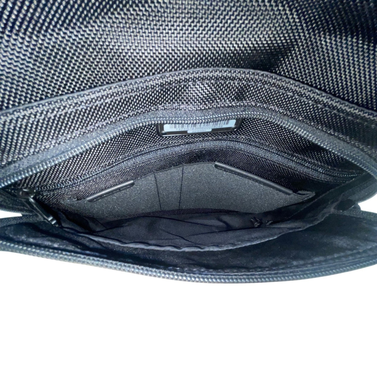 Tumi Mens Black Nylon Adjustable Strap With Zippered Pockets Messenger Bag