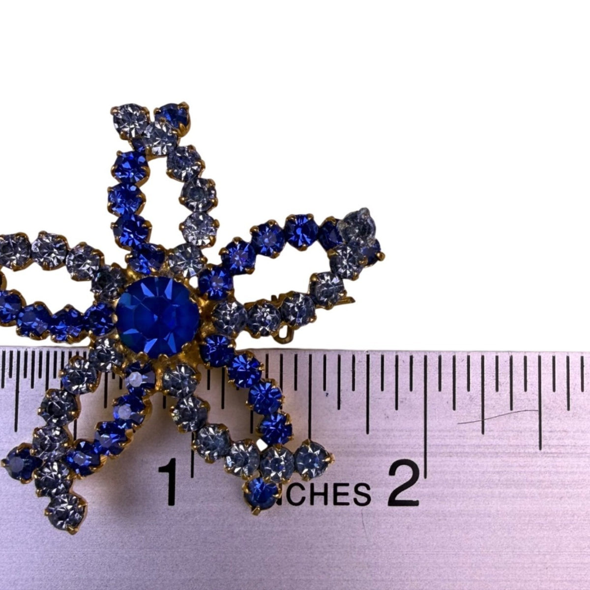 Vintage Gold-Tone Womens Blue Stone Rhinestone Starfish Flower Brooch Pin