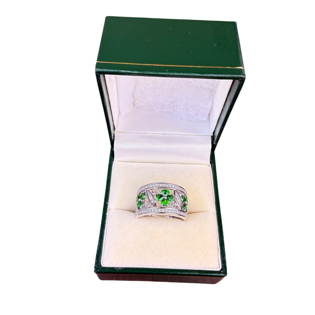 Sterling Silver Womens Green Gem Clover Pattern Band Ring Intricate Design Sz 8