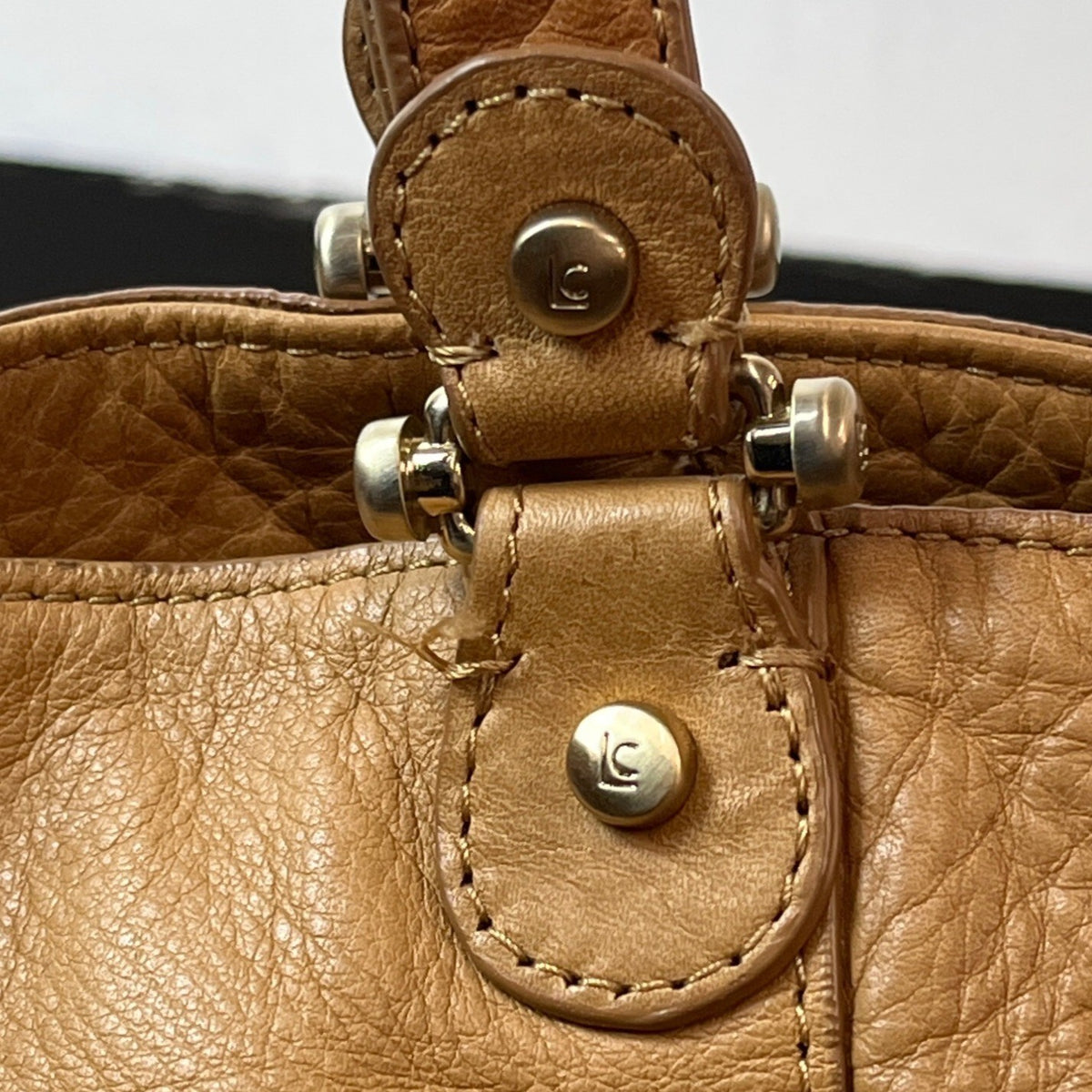 Liz Claiborne Women's Light Brown Leather Shoulder Bag Sz L