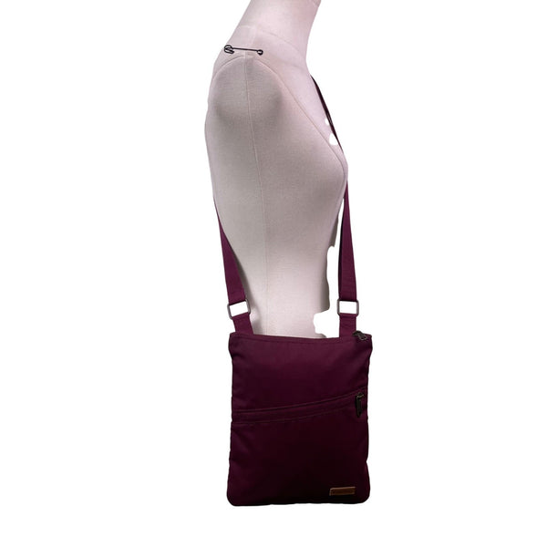 Eddie Bauer Womens Purple Nylon Adjustable Strap Zippered Pockets Crossbody Bag