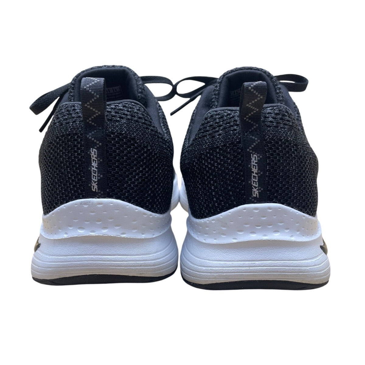 Skechers Men’s Black Mesh Arch Fit Comfortable Athletic Sneakers Size 11