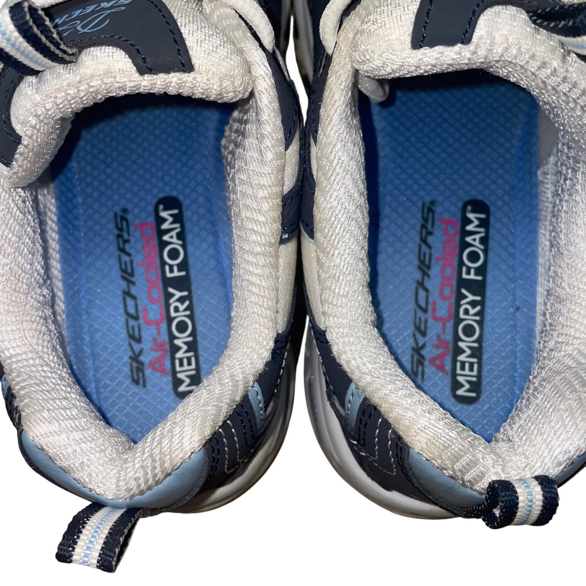 Skechers Women’s Navy & White Leather Rhinestone D’Lites Sneakers Size 7