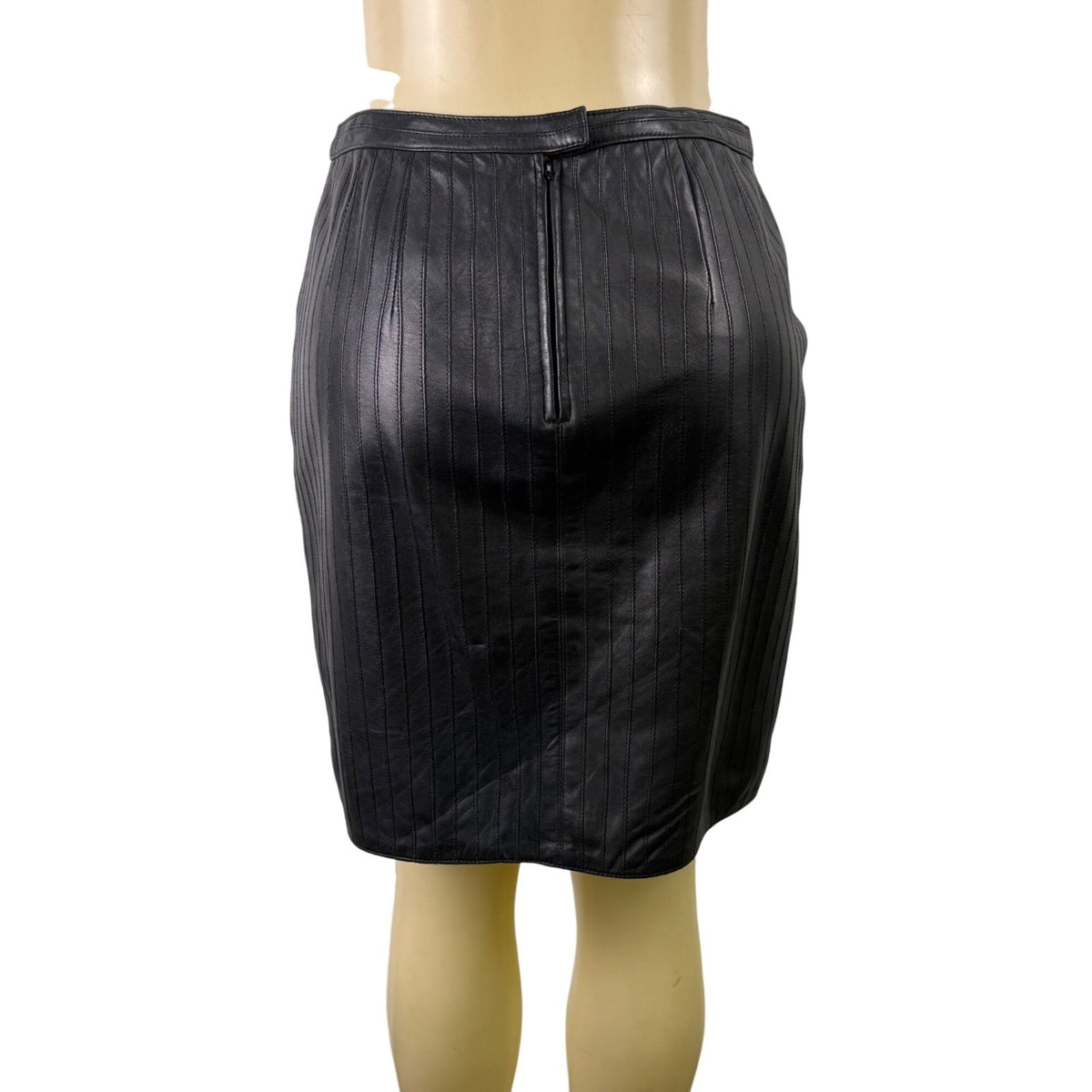 Vakko Women Black Leather Pencil SkirtStylish Vertical Detail Back Zipper Sz 8