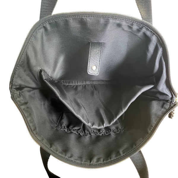 Elliot Lucca Navy Textured Lining Black Straps & Zipper Closure Tote Bag Sz L