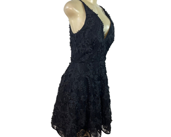 Xscape Black Lace Sleeveless Floral Cocktail Dress With Deep V-Neck Size 6