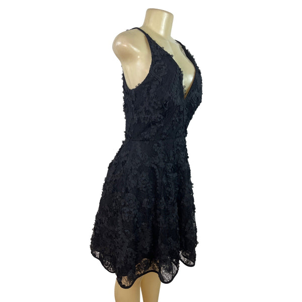 Xscape Black Lace Sleeveless Floral Cocktail Dress With Deep V-Neck Size 6
