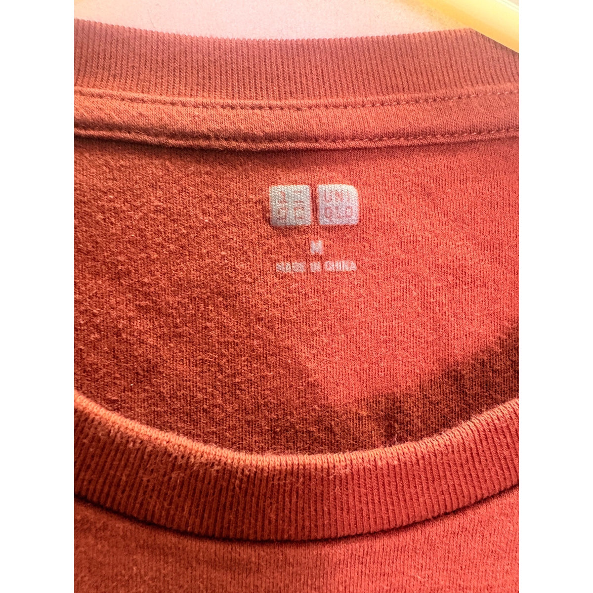 Uniqlo Mens Red Cotton Long-Sleeve T-Shirt Medium Casual Crewneck Comfortable Classic Fit