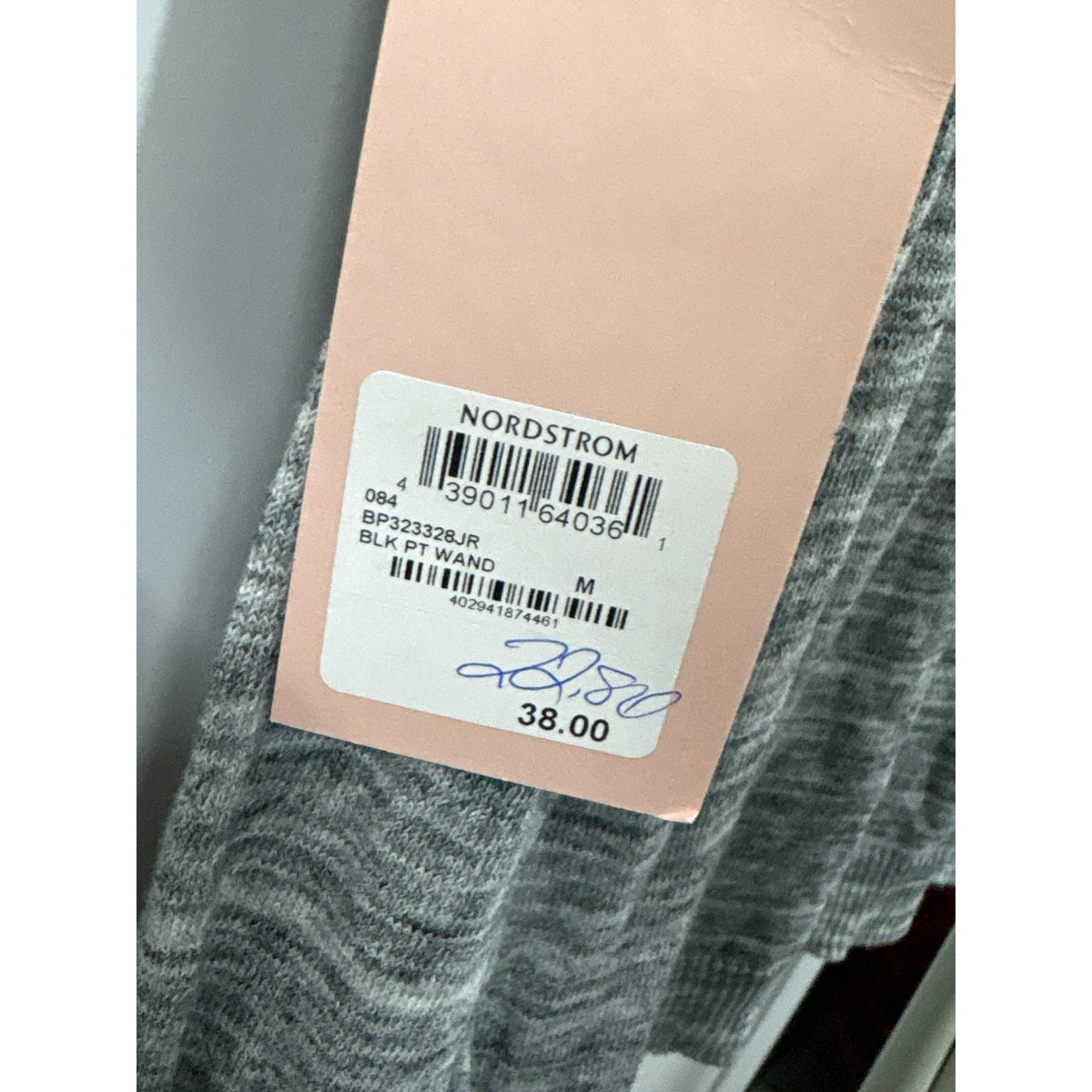 Sun & Shadow Womens Gray Knit Long Sleeve V-Neck Sweater Medium Soft Lightweight NWT