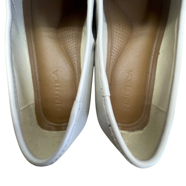 Nautica Womens Beige W/ Gold Chain Detail Slip-On Lunara Loafers Size 8