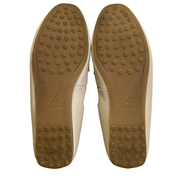 Nautica Womens Beige W/ Gold Chain Detail Slip-On Lunara Loafers Size 8