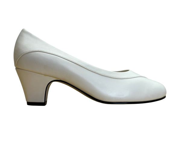 Auditions Women’s White Man-Made Material Slip-On Low Heel Focus Pump Size 7.5W