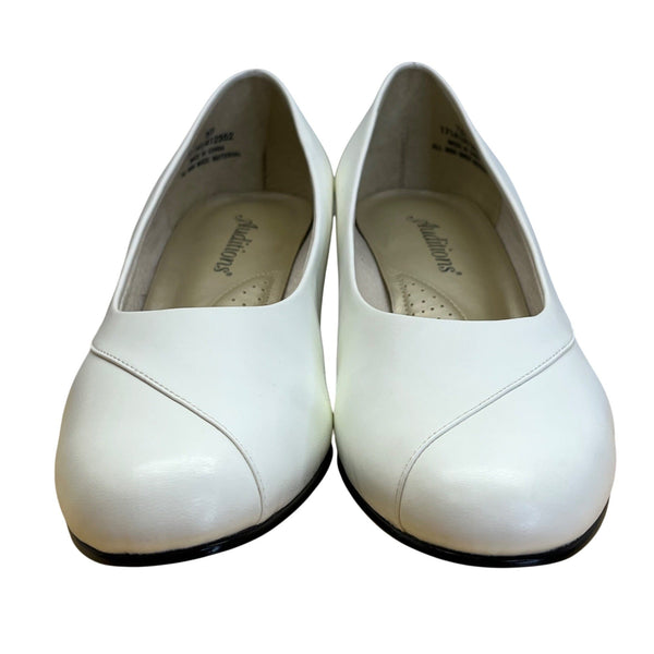 Auditions Women’s White Man-Made Material Slip-On Low Heel Focus Pump Size 7.5W