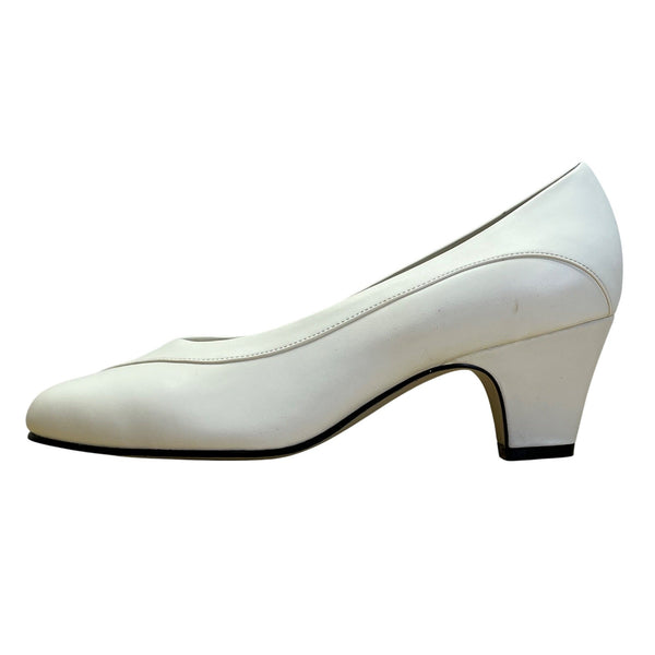 Auditions Women’s White Man-Made Material Slip-On Low Heel Focus Pump Size 7.5W