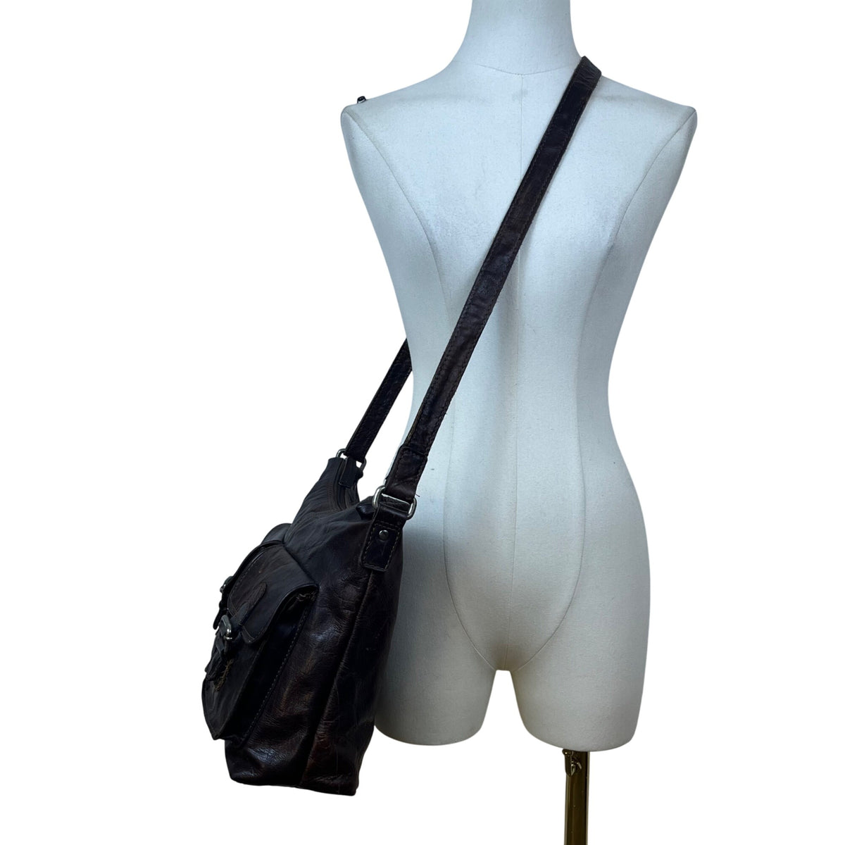 Spikes & Sparrow Womens Brown Leather Adjustable Crossbody Bag Dual Pocket