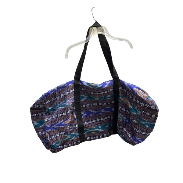 BKK Womens Blue Polyester Patterned Large Duffle Bag With Zipper Closure & Black Handles