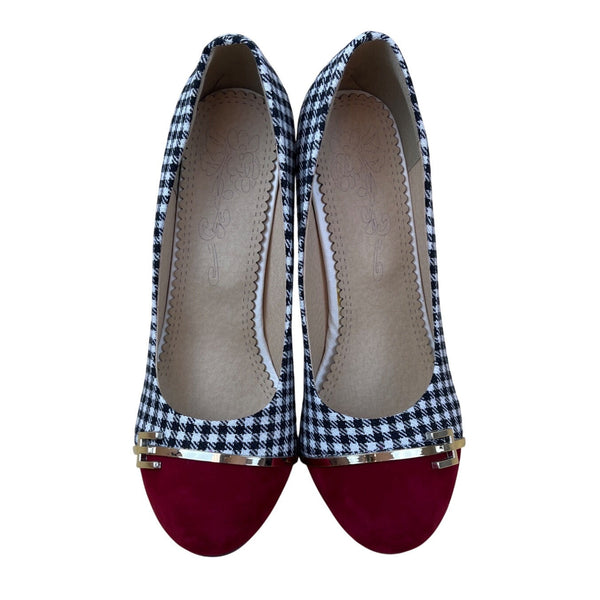 Women’s Houndstooth & Red Cap Toe With Gold Accent Pumps Size 38 (US 7.5)