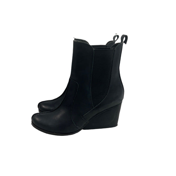 Max Studio Women's Black Leather Idol Wedge Ankle Booties Sz 8.5 M