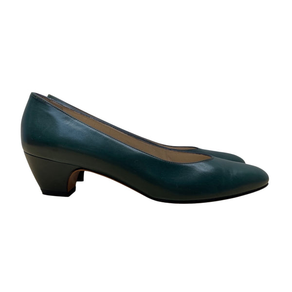 Vintage Salvatore Ferragamo Women's Green Leather Low Heel Pumps Size 5.5 B
