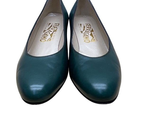 Vintage Salvatore Ferragamo Women's Green Leather Low Heel Pumps Size 5.5 B