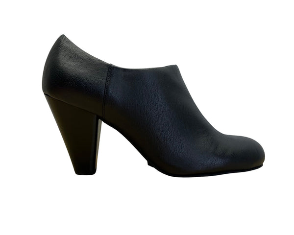 Crown Vintage Women’s Black Faux Leather Slip-On Heeled Booties Size 7.5M