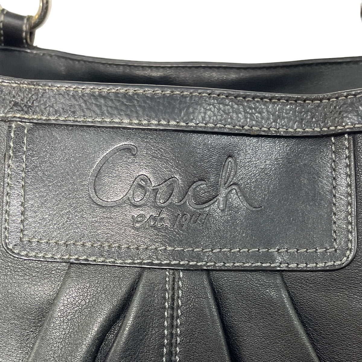 Coach East West Gallery pleated Leather Silver Tone Detail Shoulder Bag Sz M
