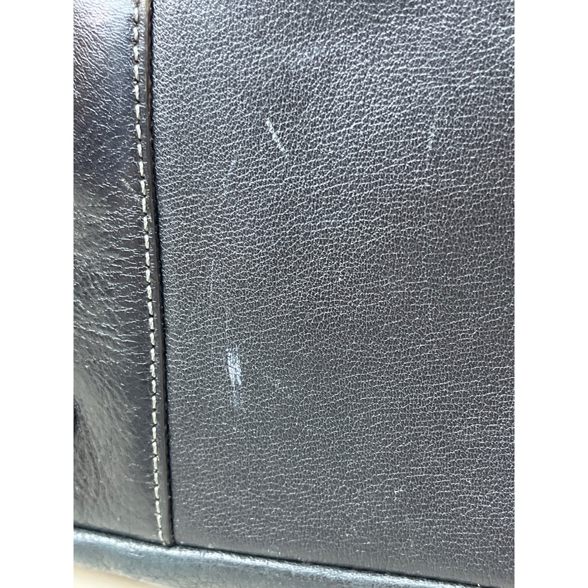 Coach East West Gallery pleated Leather Silver Tone Detail Shoulder Bag Sz M