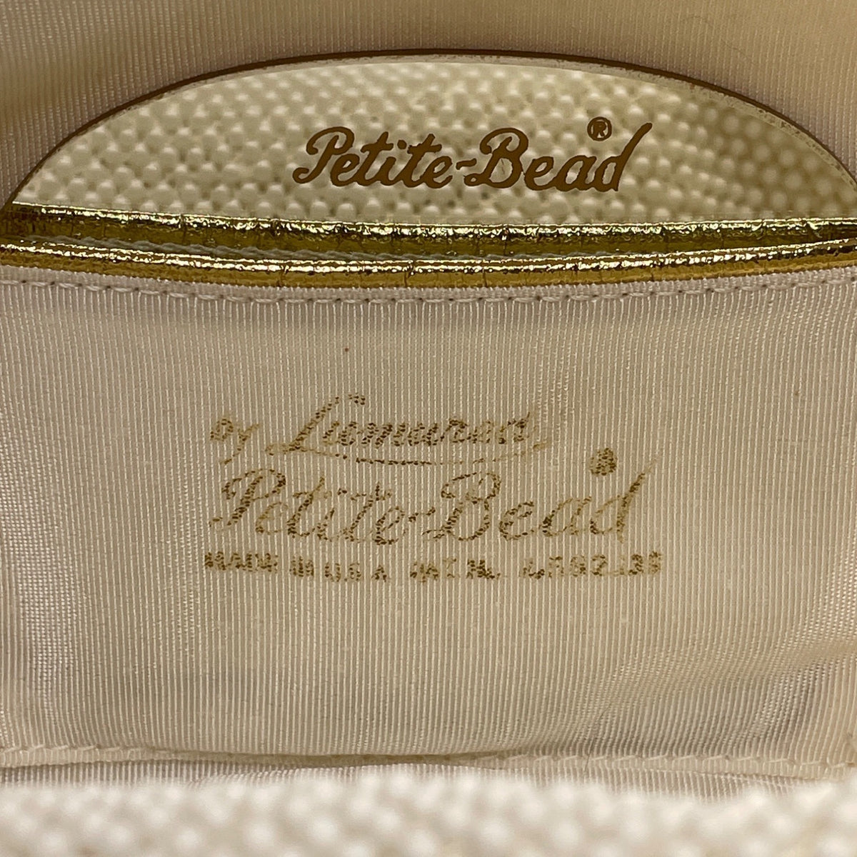 Petite-Bead Womens White Beaded Floral Vintage Scalloped Design Handbag