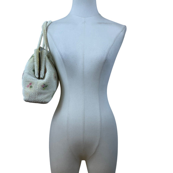 Petite-Bead Womens White Beaded Floral Vintage Scalloped Design Handbag