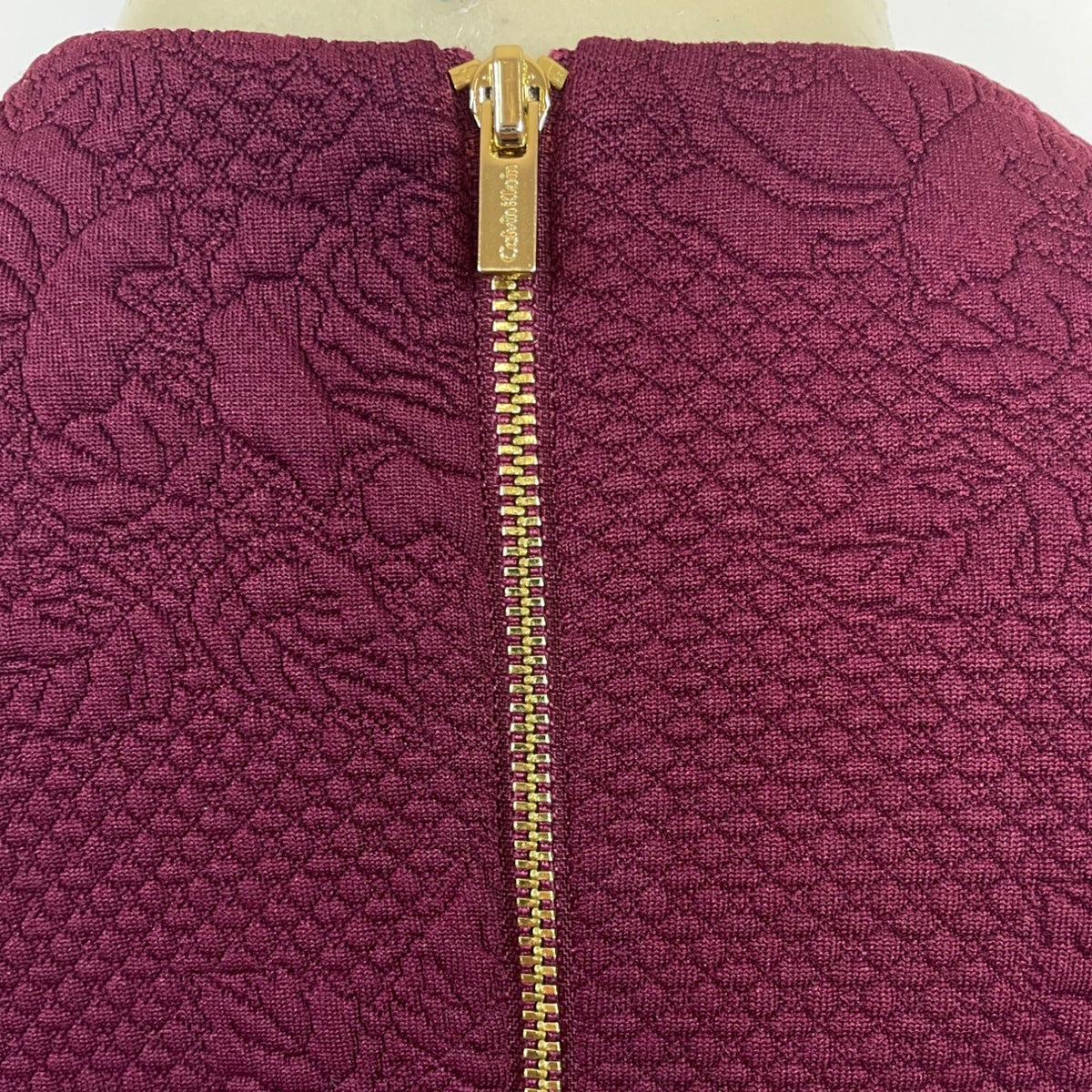 Calvin Klein Textured Floral Burgundy Short Sleeve Sheath Dress Size 2P