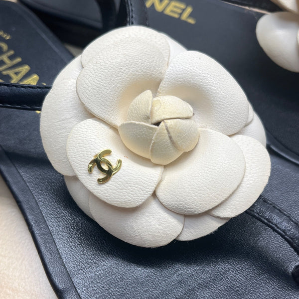 Chanel Women’s Black & White Camellia Thong Sandals Sz 37