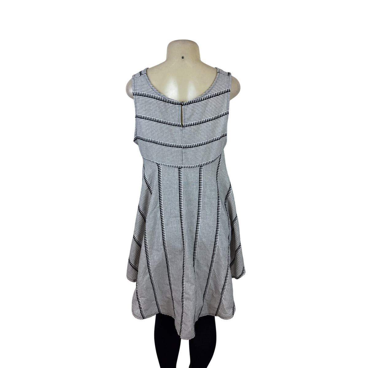 New Age Women’s Black & White High-Low Shirt With Striped Pattern Sz M/L