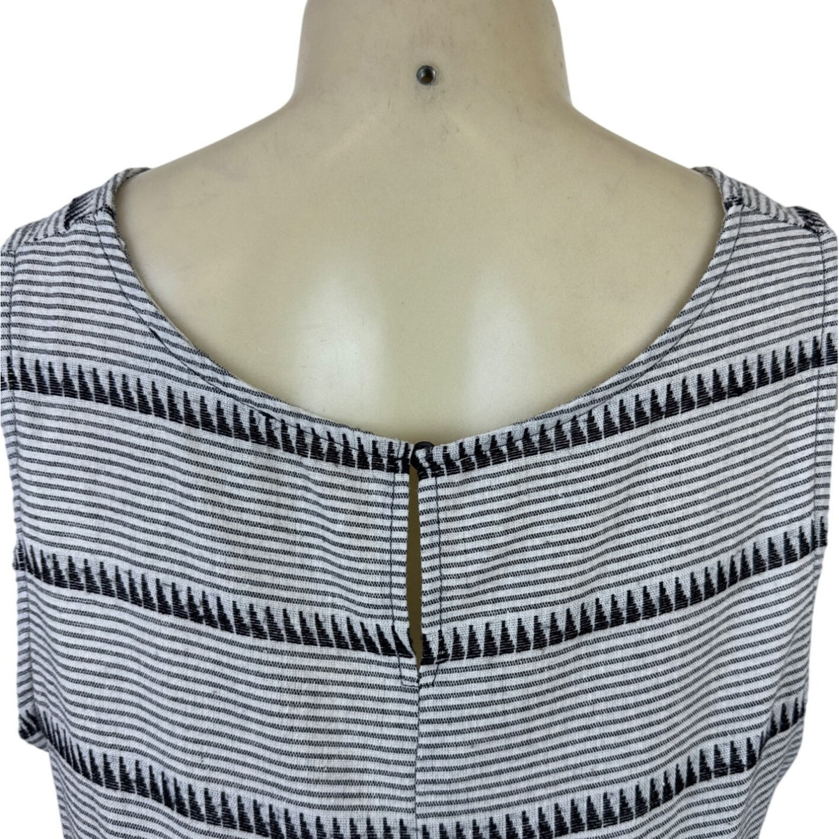 New Age Women’s Black & White High-Low Shirt With Striped Pattern Sz M/L