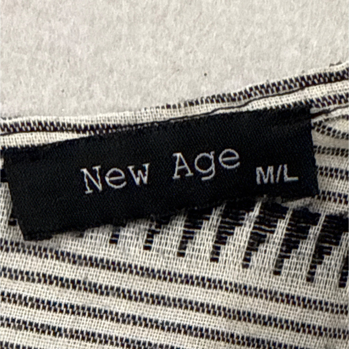 New Age Women’s Black & White High-Low Shirt With Striped Pattern Sz M/L