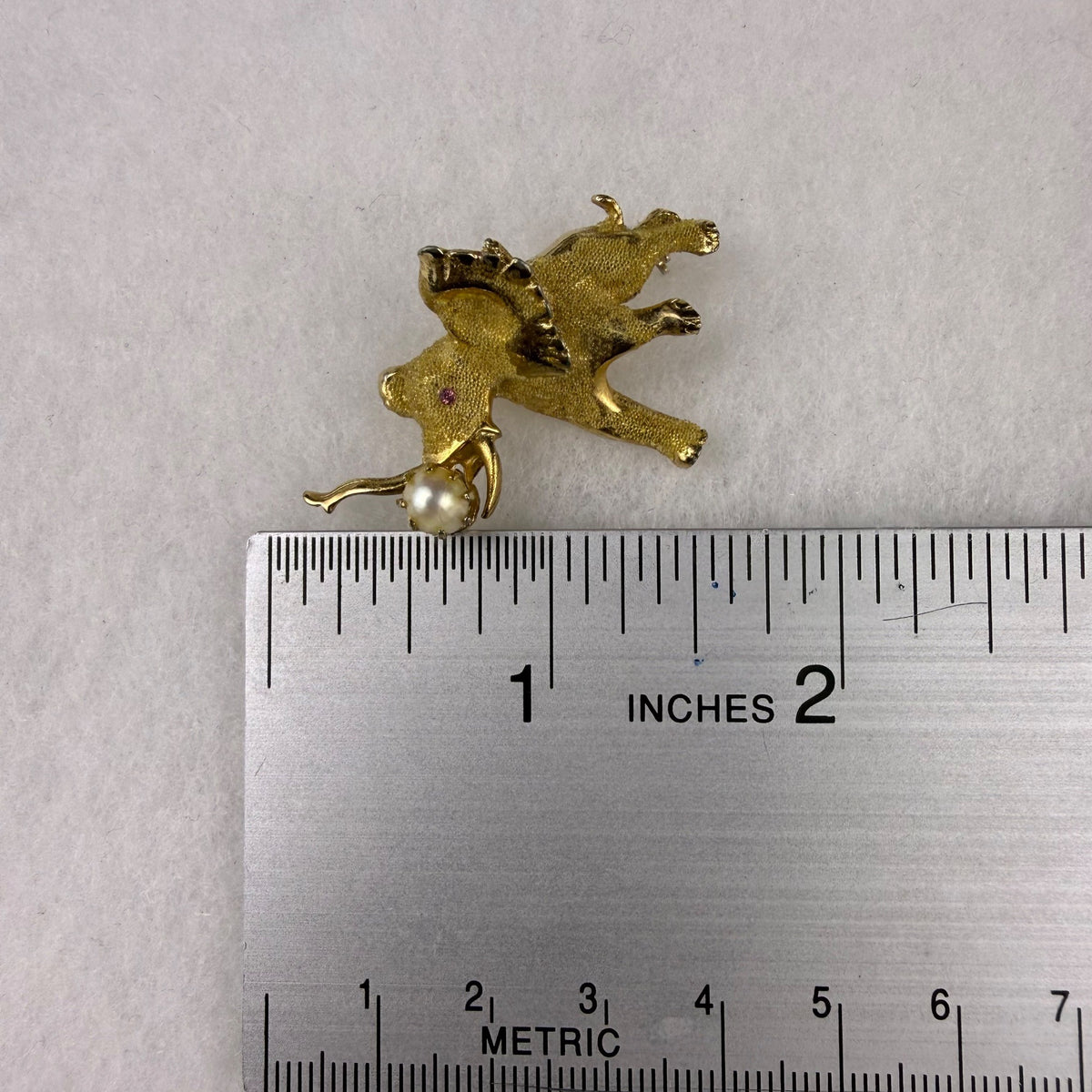 Kramer Women’s Gold Tone Elephant Pin Brooch Rhinestone Faux Pearl Small Size