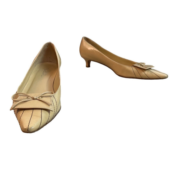 Classiques Entier Women's Beige Leather Kitten Heels Sz 8.5 - EUC