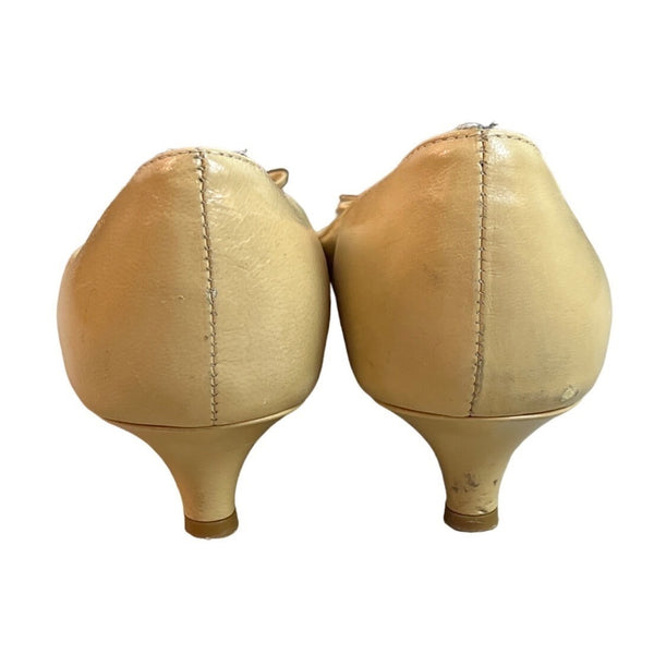 Classiques Entier Women's Beige Leather Kitten Heels Sz 8.5 - EUC