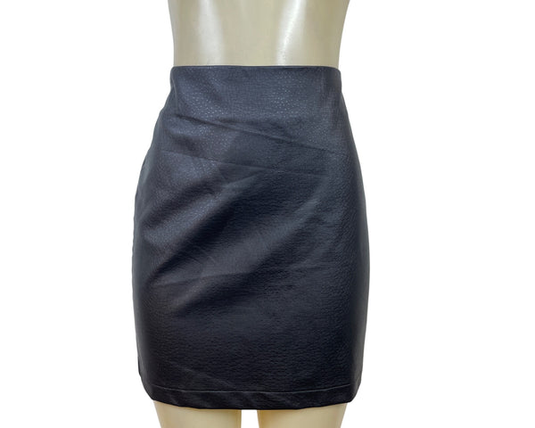 Romeo & Juliet Black Women’s Mini Skirt With Gold Zipper Sz M - New