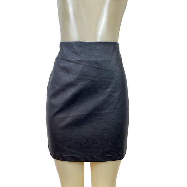 Romeo & Juliet Black Women’s Mini Skirt With Gold Zipper Sz M - New