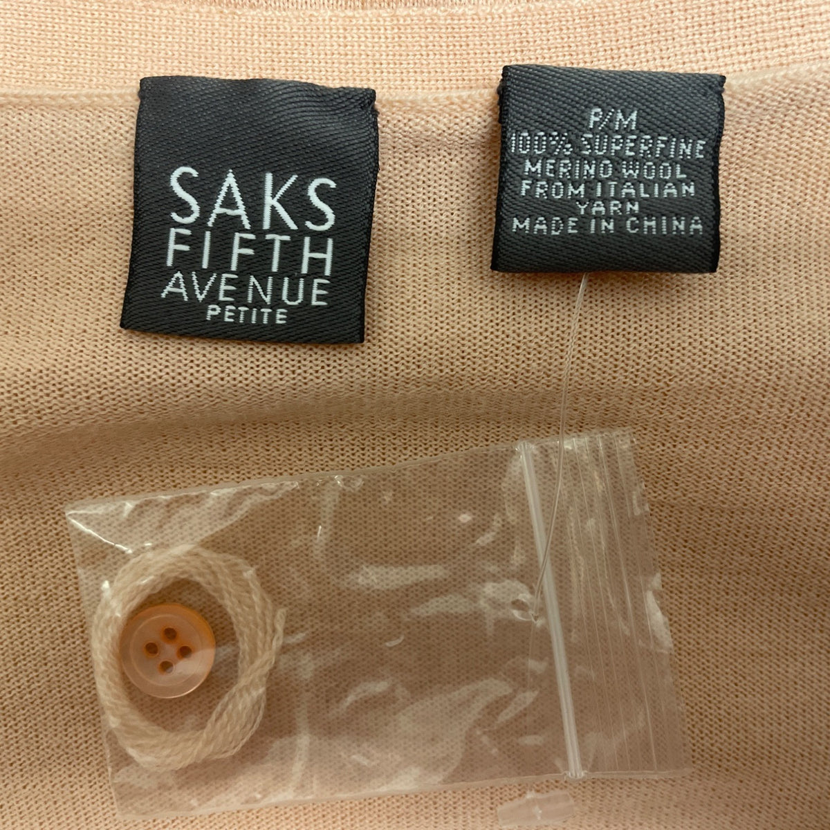 Saks Fifth Avenue Women’s Peach Cardigan Button Up Long Sleeve Sweater Size P/M