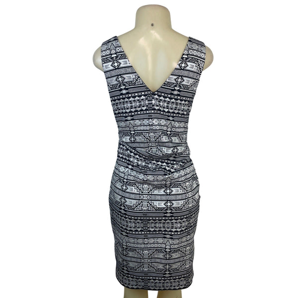 Nicole Miller Artelier Black & White Tribal Print Sleeveless Sheath Dress Sz 10