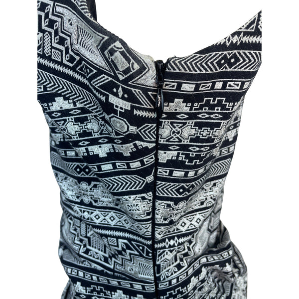 Nicole Miller Artelier Black & White Tribal Print Sleeveless Sheath Dress Sz 10