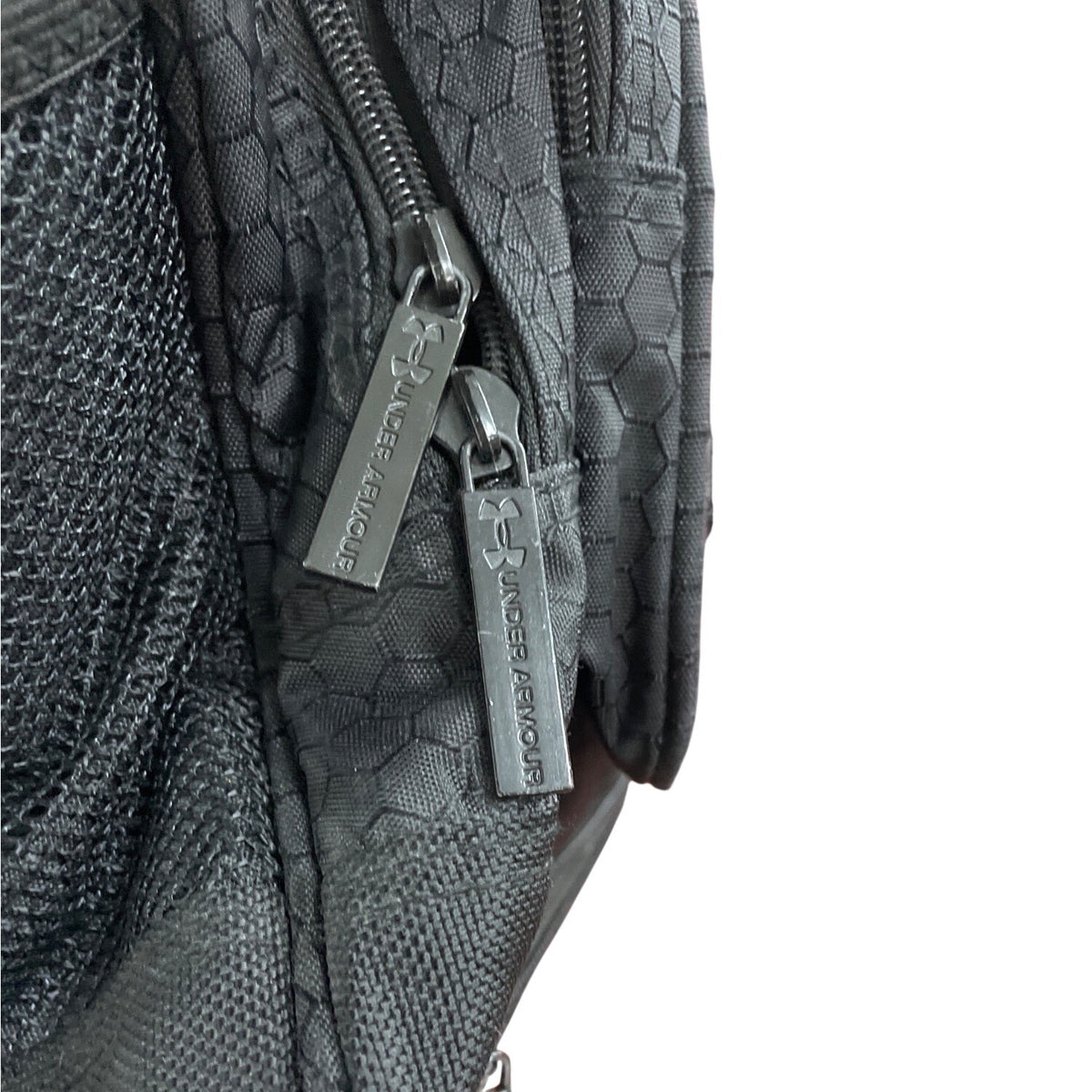 Under Armour Unisex Black Hex Pattern Gym Duffel Bag With Mesh Pocket & Adjustable Strap