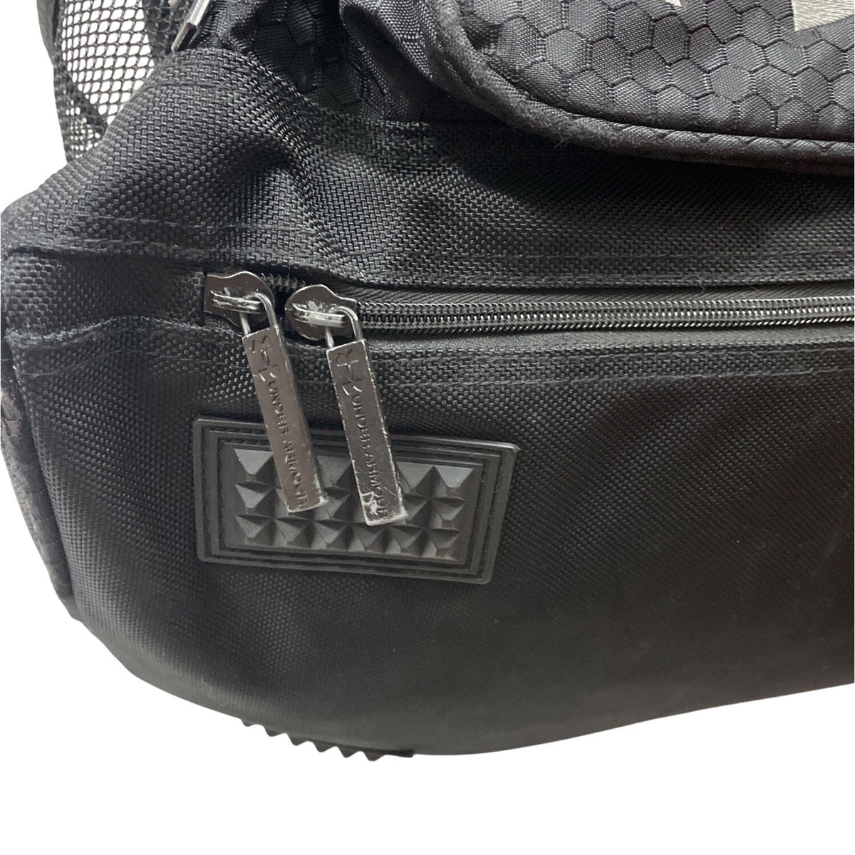 Under Armour Unisex Black Hex Pattern Gym Duffel Bag With Mesh Pocket & Adjustable Strap